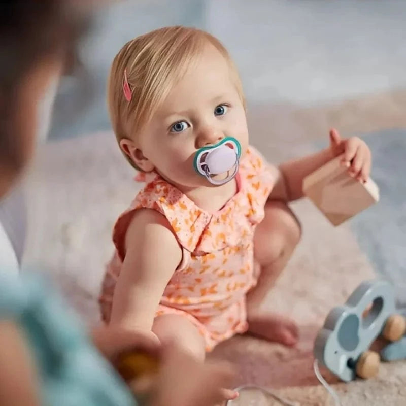 Philips Avent Ultra Air Pacifier, 0-6 Months, Girl - 2 Pieces