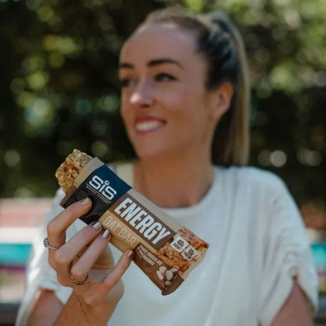 SiS GO Energy Bake Energy Bar, White Chocolate with Macadamia - 70 g